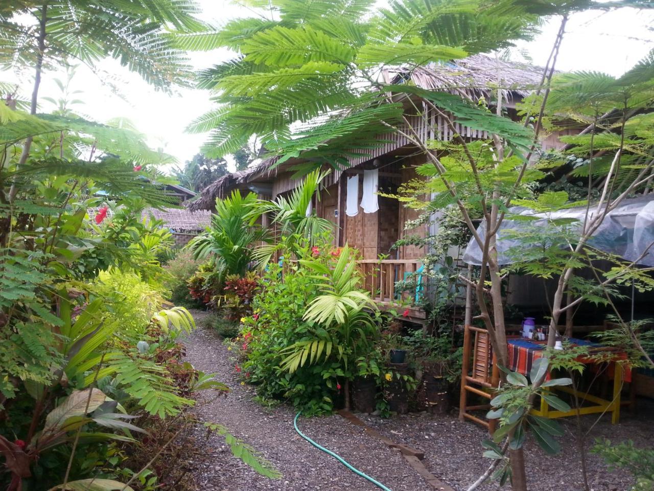 Ngwe Saung Garden Guest House หง่วยวง ภายนอก รูปภาพ